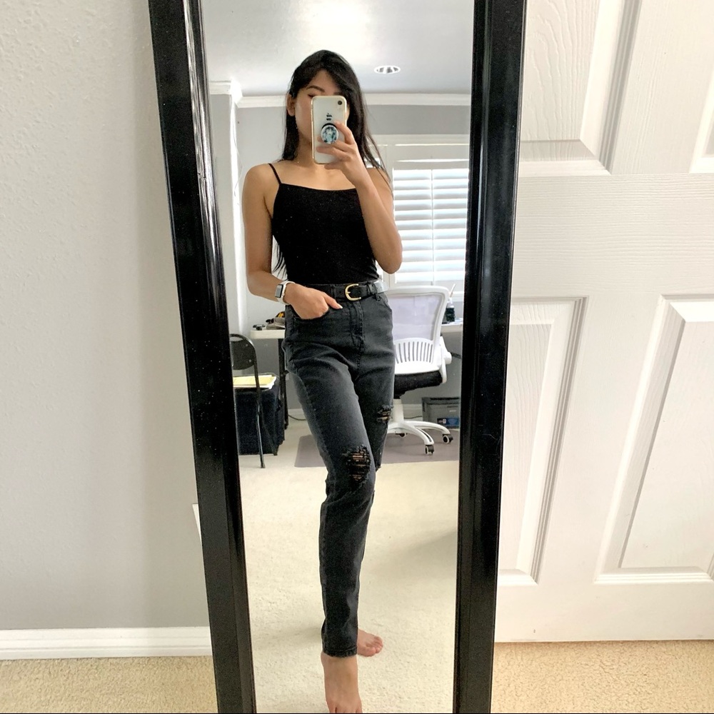 Distressed High Waisted Jeans